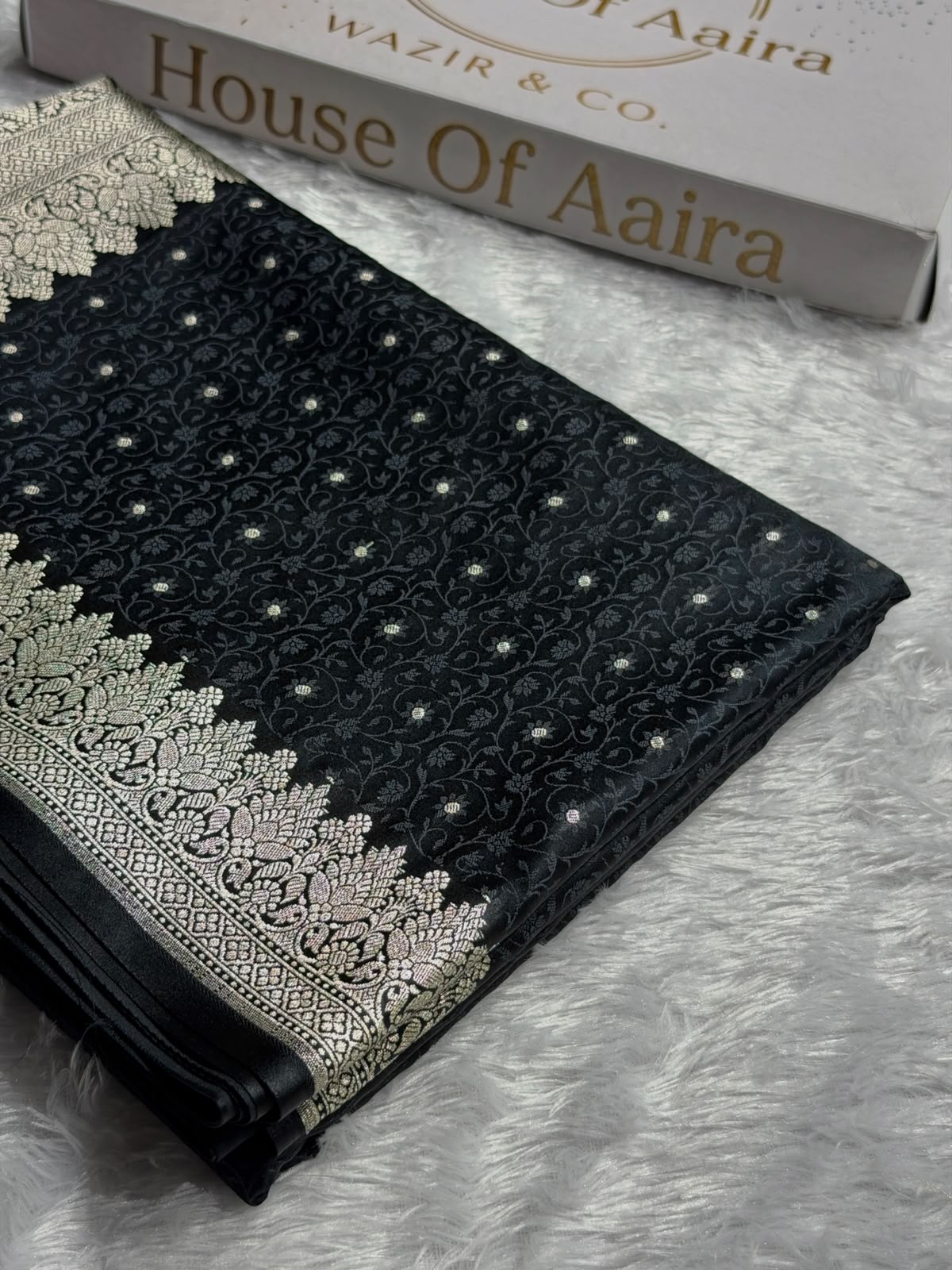 Banarasi Mashru Satin Silk Saree Booti Tanchoi Pattern MSK07
