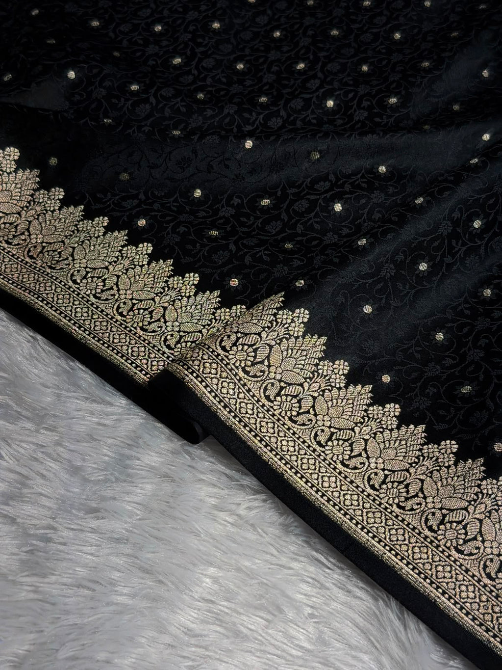 Banarasi Mashru Satin Silk Saree Booti Tanchoi Pattern MSK07