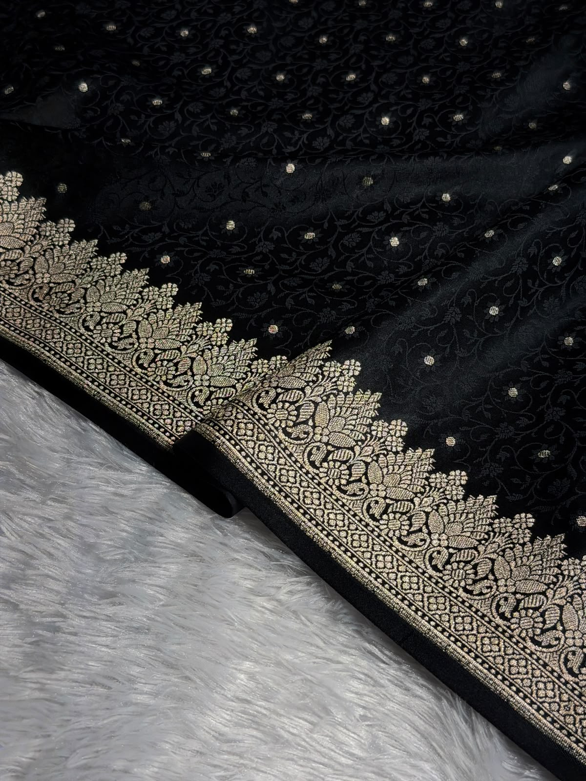 Banarasi Mashru Satin Silk Saree Booti Tanchoi Pattern MSK07