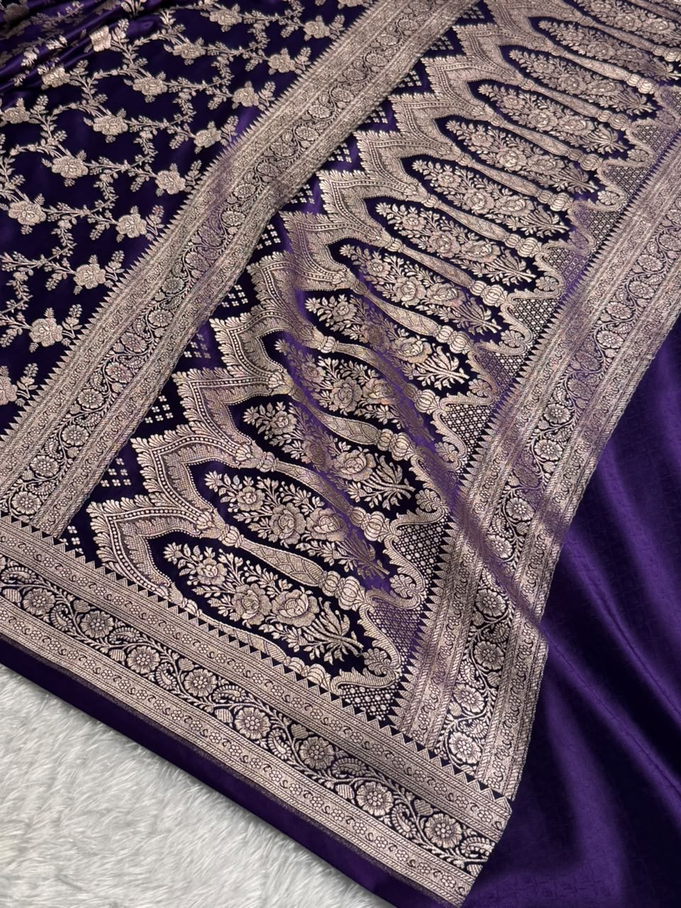 Banarasi Mashru Satin Silk Saree Floral Jaal Pattern In Purple Shades MSC12