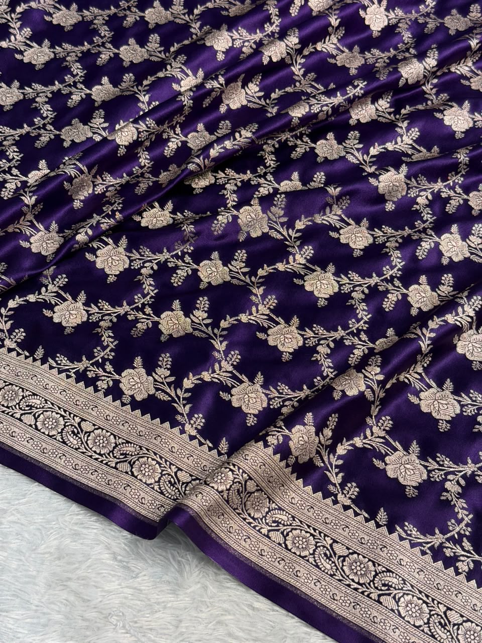 Banarasi Mashru Satin Silk Saree Floral Jaal Pattern In Purple Shades MSC12
