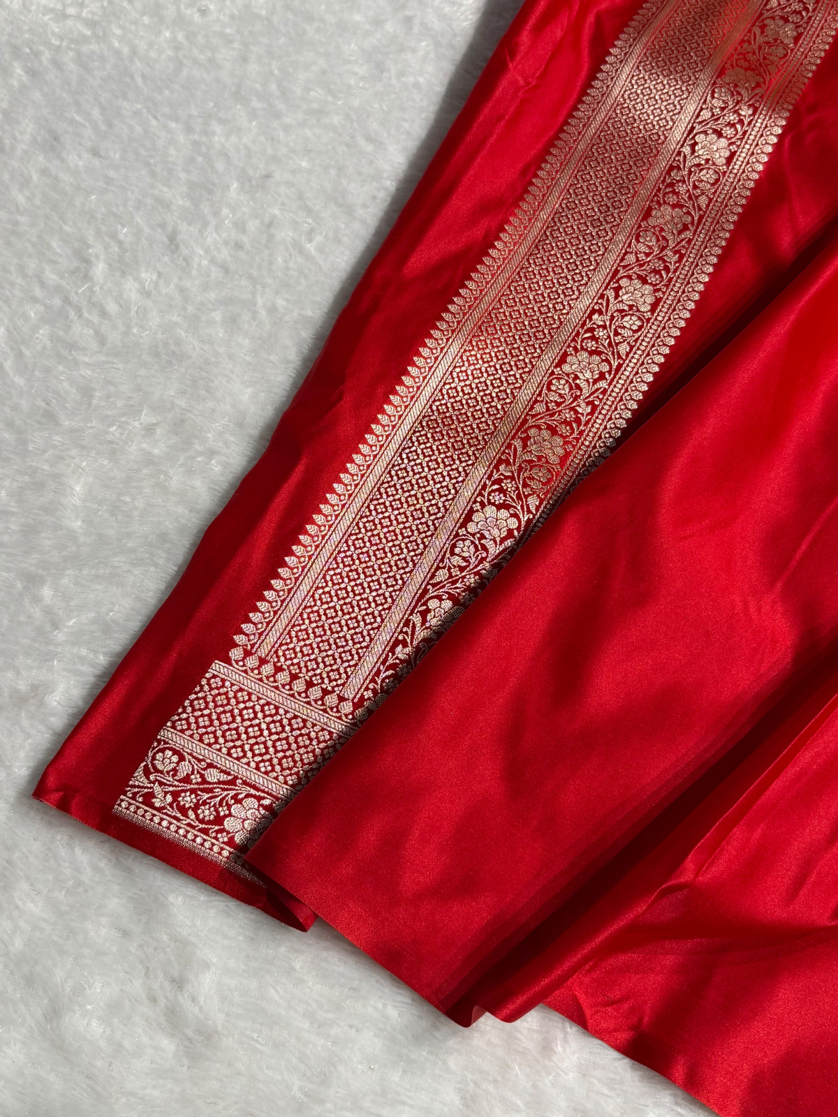 Banarasi Mashru Satin Silk Saree Boota Pattern Red Shades MSK15
