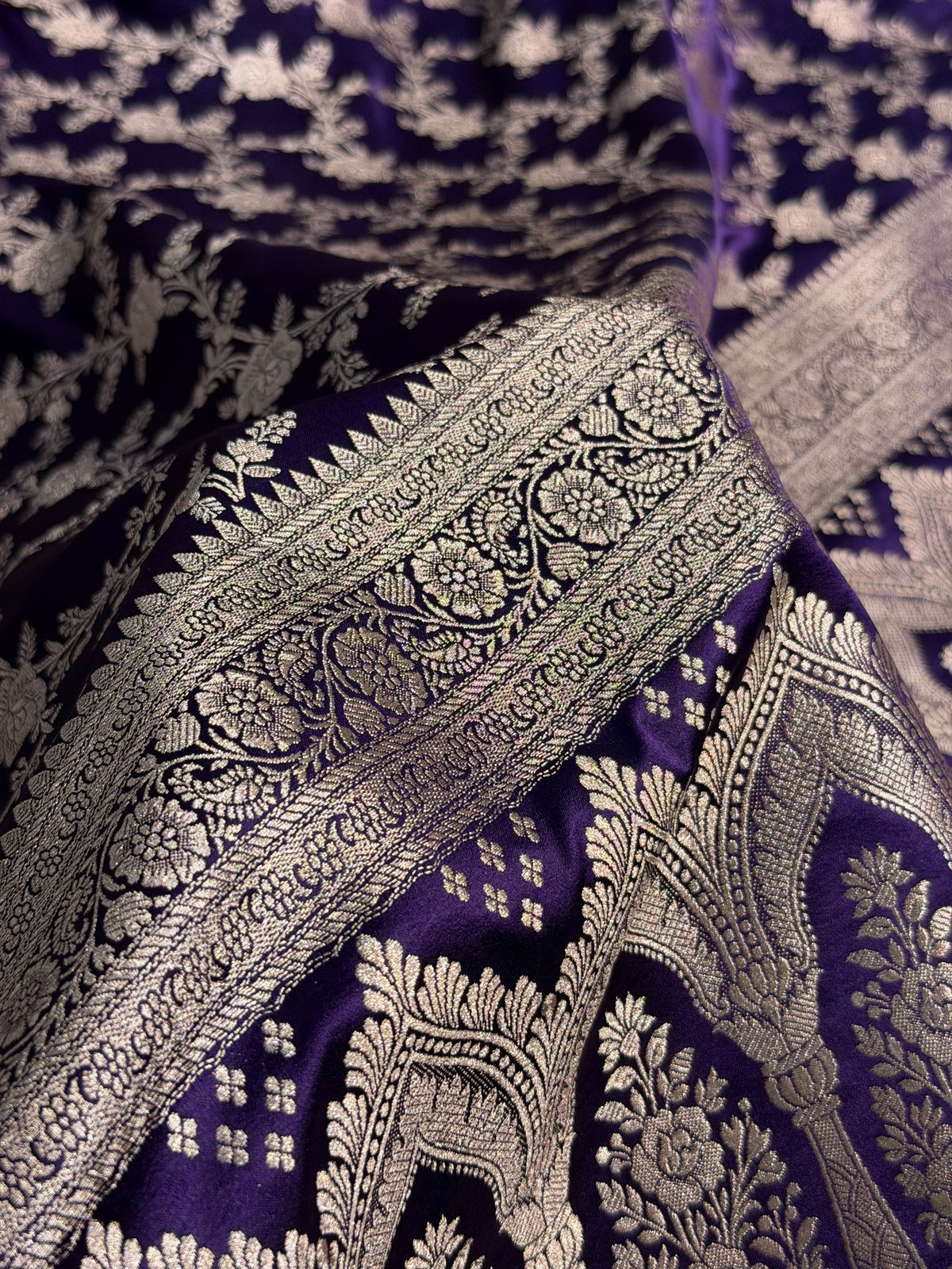Banarasi Mashru Satin Silk Saree Floral Jaal Pattern In Purple Shades MSC12