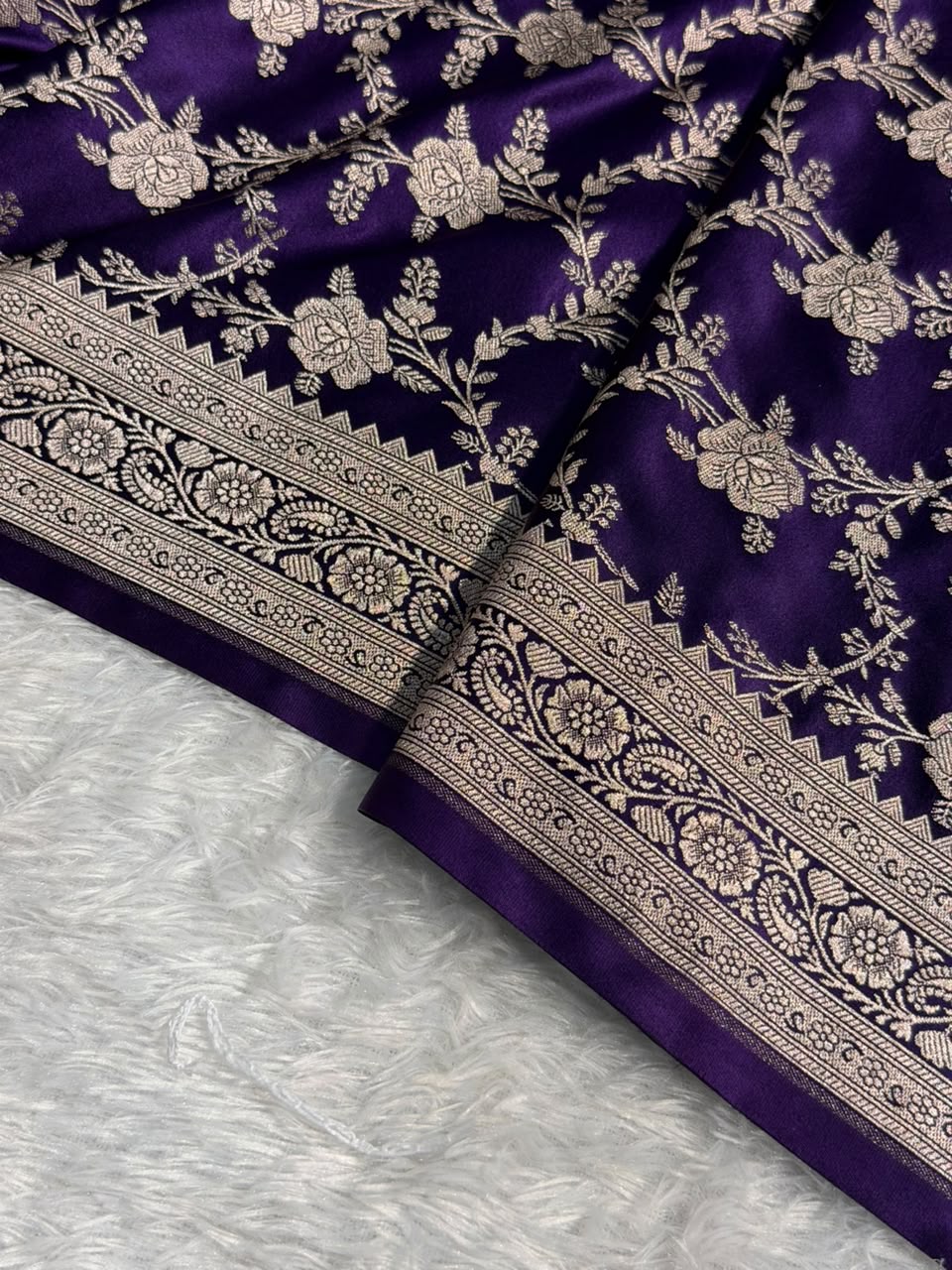 Banarasi Mashru Satin Silk Saree Floral Jaal Pattern In Purple Shades MSC12