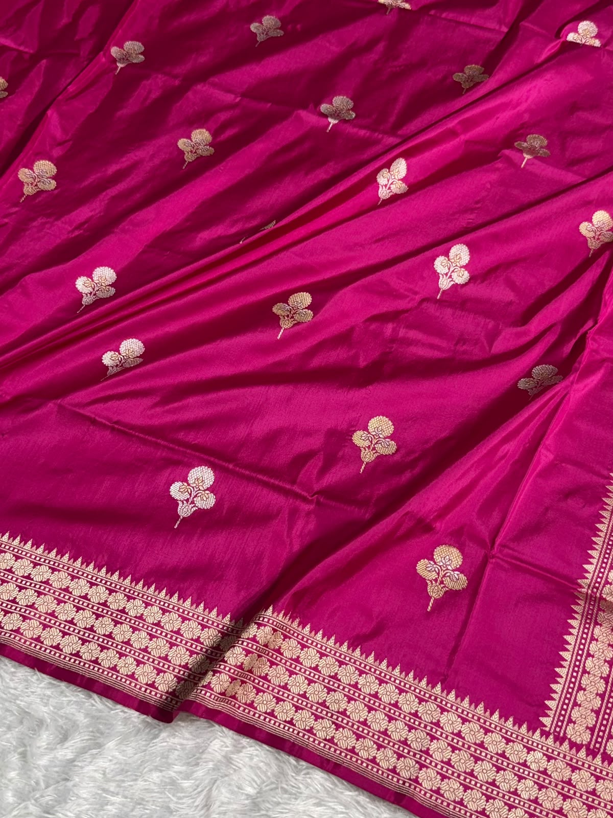 Banarasi Pure Katan Silk Saree Handwoven Kaduwa Boota Pattern with Minakari work in Pink Shades PKH08