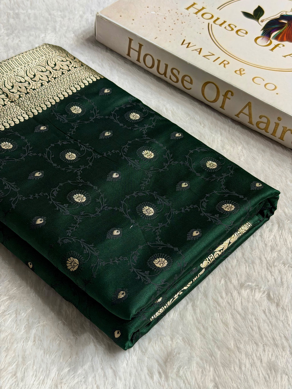Banarasi Mashru Satin Silk Saree Tanchoi Pattern In Bottle Green Shades MSK36