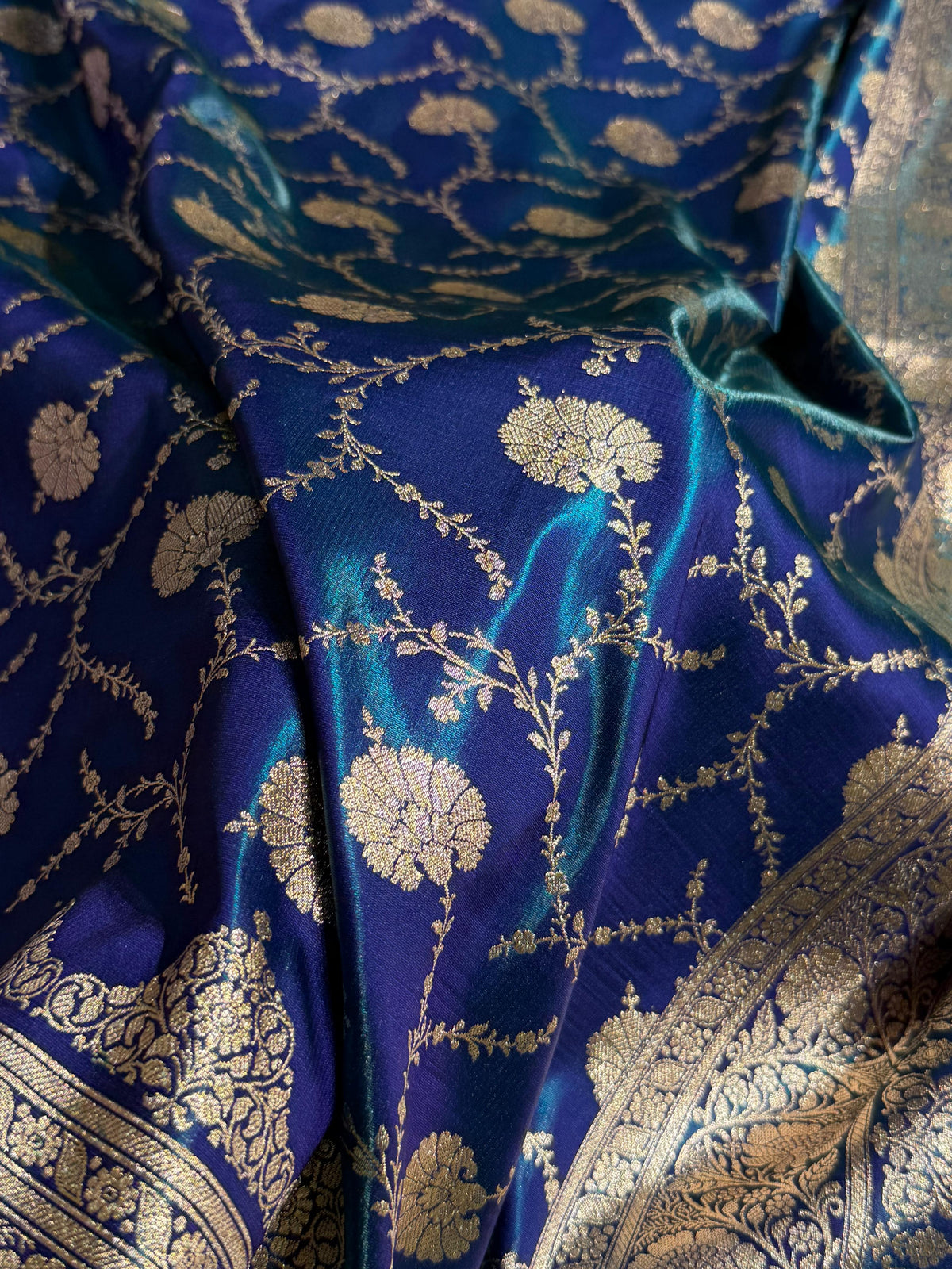 Banarasi Satin Silk Saree Jaal Pattern in Peacock Shades SS12