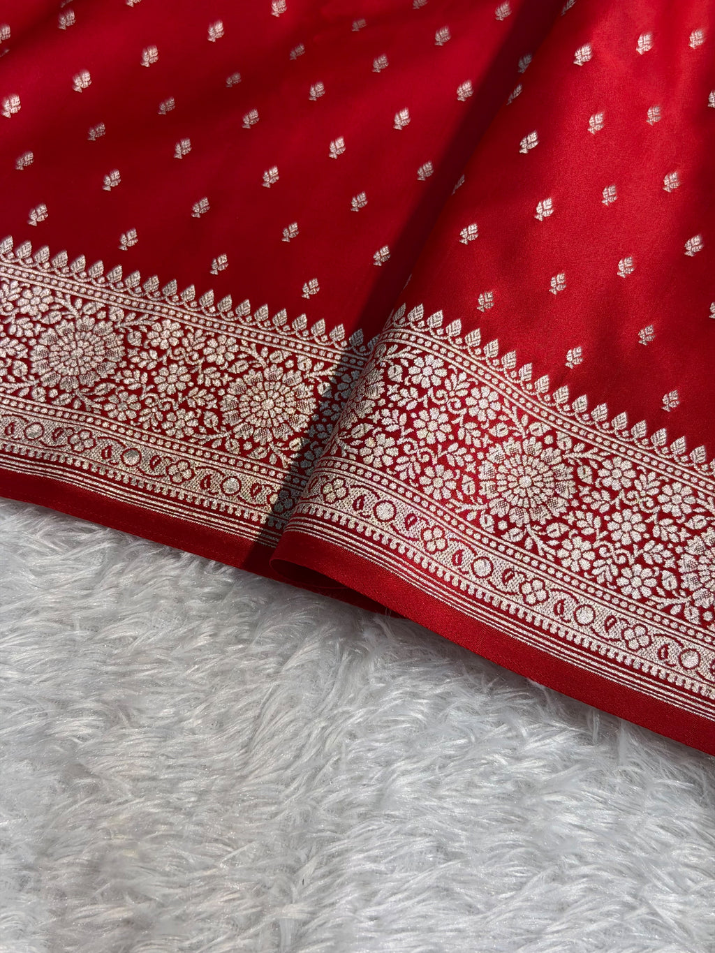 Banarasi Mashru Satin Silk Saree Booti Pattern Red Shades MSK18
