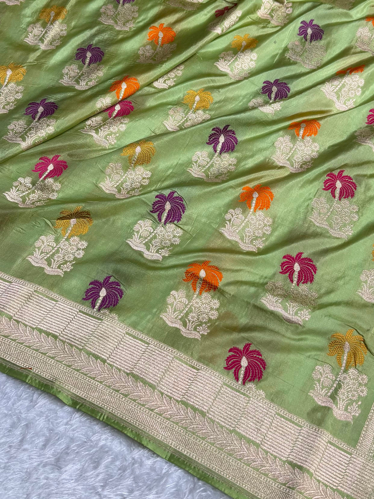 Banarasi Pure Katan Silk Saree with Minakari Boota Pattern in Pista Green Shades Shades PKM06