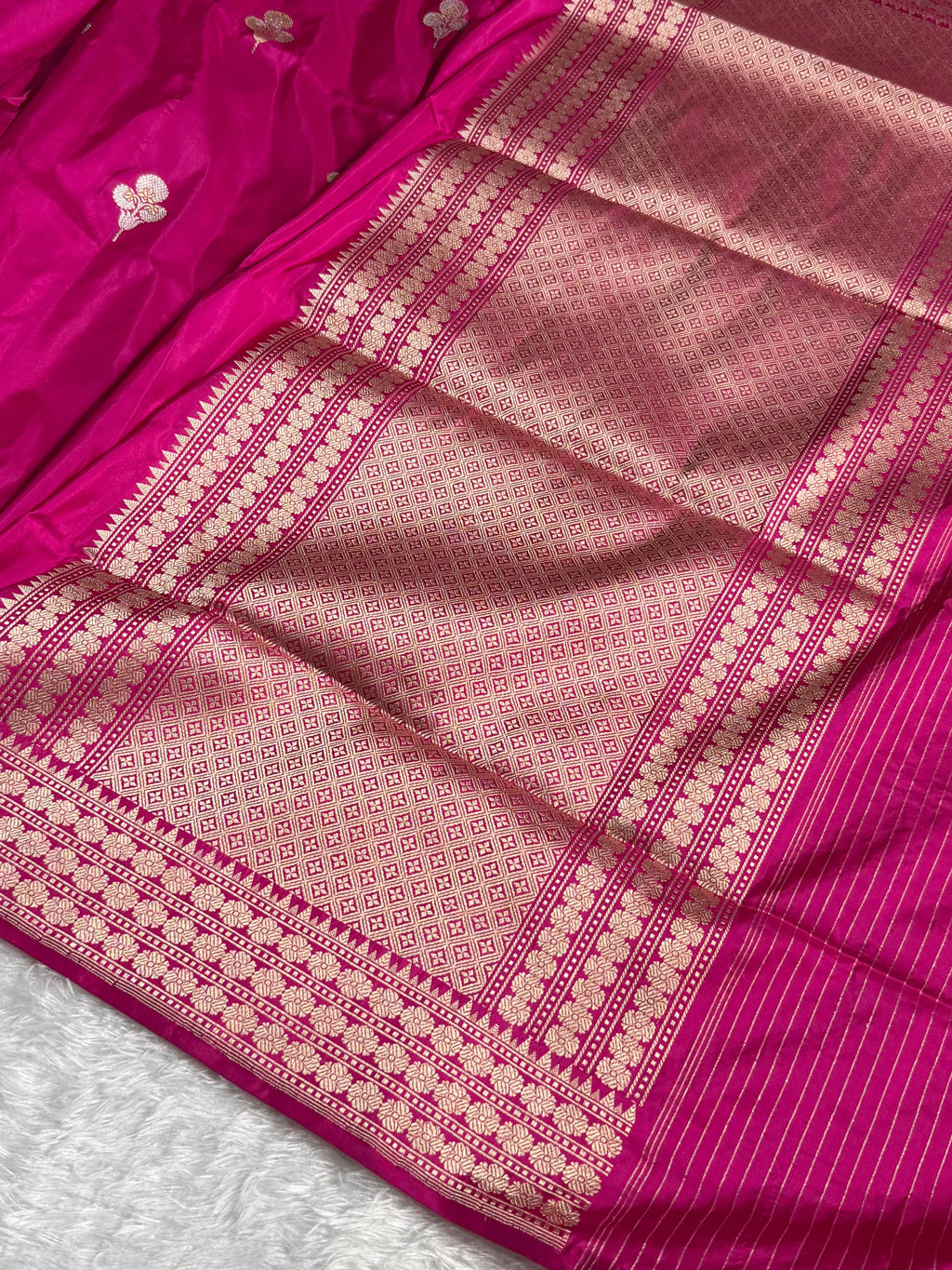 Banarasi Pure Katan Silk Saree Handwoven Kaduwa Boota Pattern with Minakari work in Pink Shades PKH08