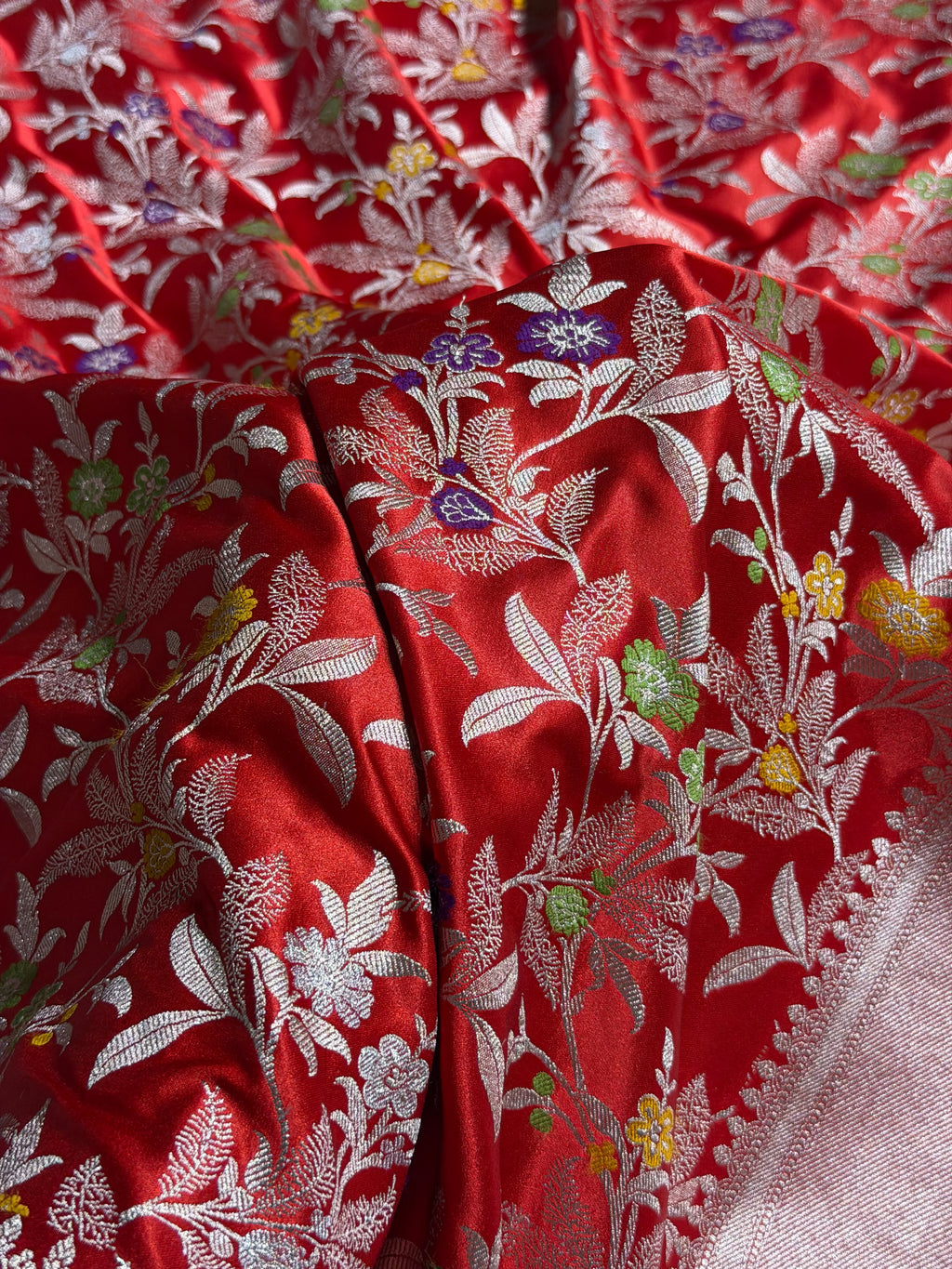Banarasi Mashru Satin Silk Saree Floral Minakari Jaal Pattern In Red Shades MSC09