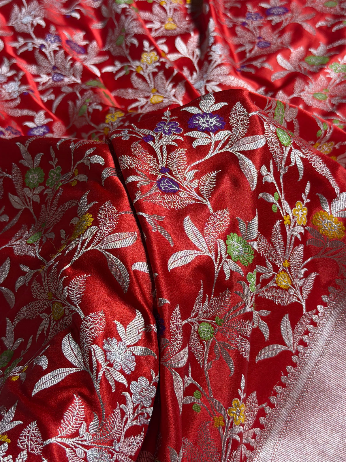 Banarasi Mashru Satin Silk Saree Floral Minakari Jaal Pattern In Red Shades MSC09