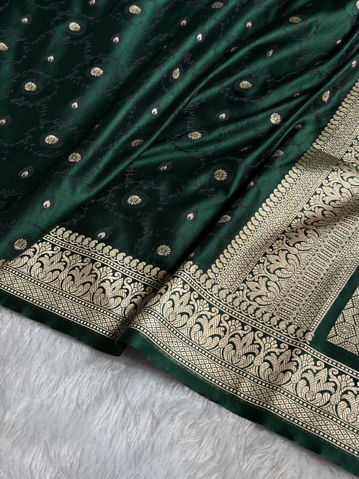Banarasi Mashru Satin Silk Saree Tanchoi Pattern In Bottle Green Shades MSK36