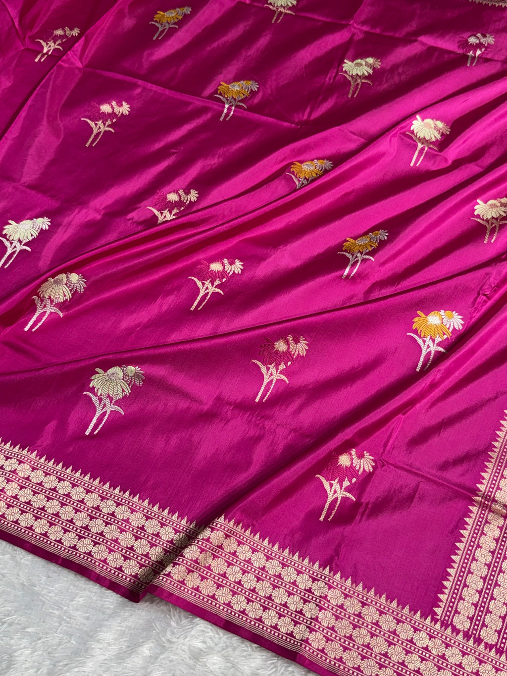 Banarasi Pure Katan Silk Saree Handwoven Kaduwa Boota Pattern with Minakari work in Pink Shades PKH07