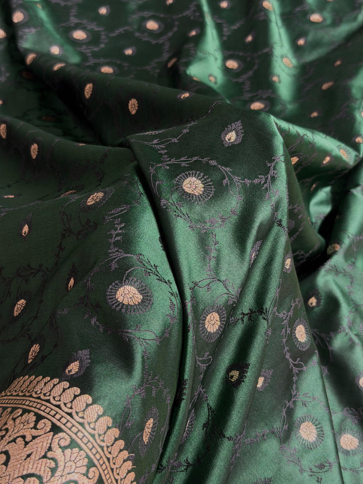Banarasi Mashru Satin Silk Saree Tanchoi Pattern In Bottle Green Shades MSK36