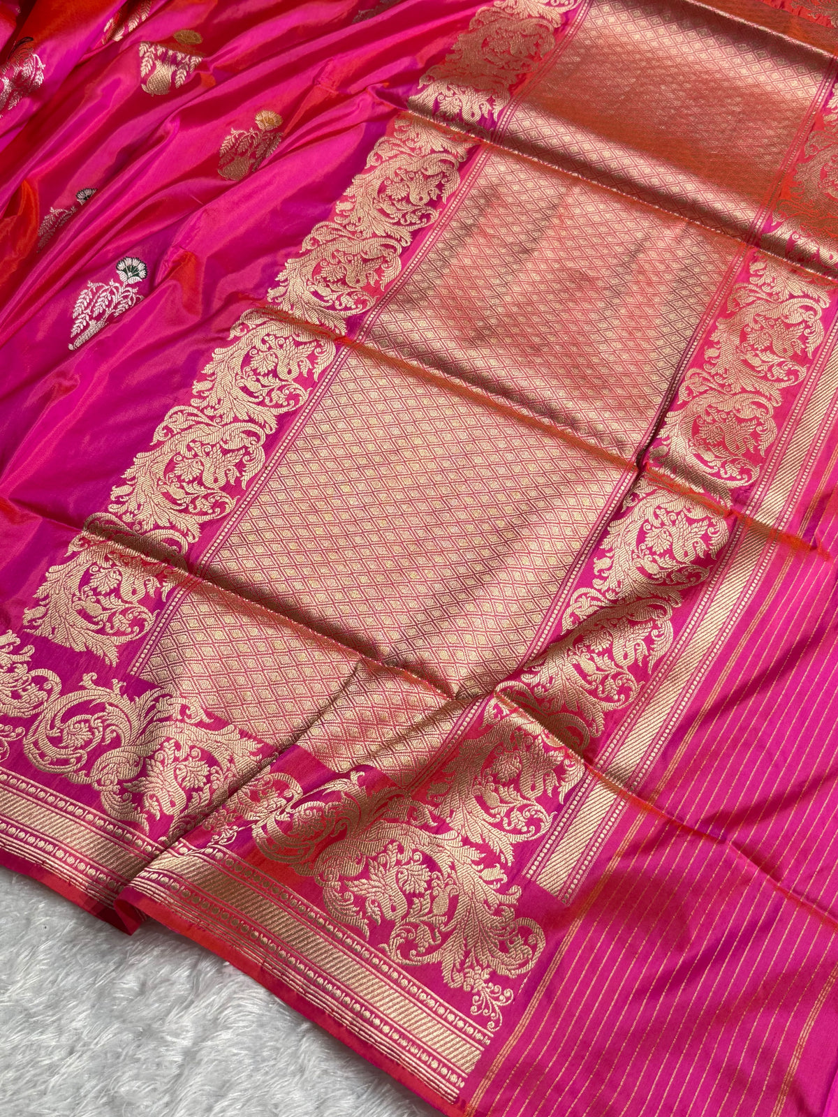 Banarasi Pure Katan Silk Saree Handwoven Kaduwa Boota Pattern with Minakari work in Pinkish Orange Shades PKH04