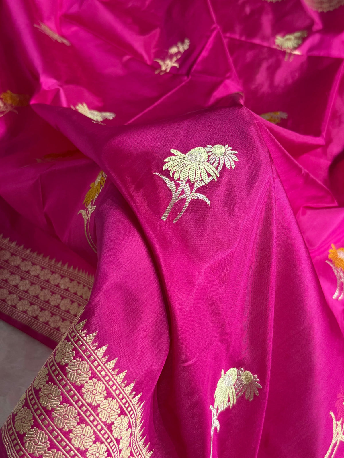 Banarasi Pure Katan Silk Saree Handwoven Kaduwa Boota Pattern with Minakari work in Pink Shades PKH07