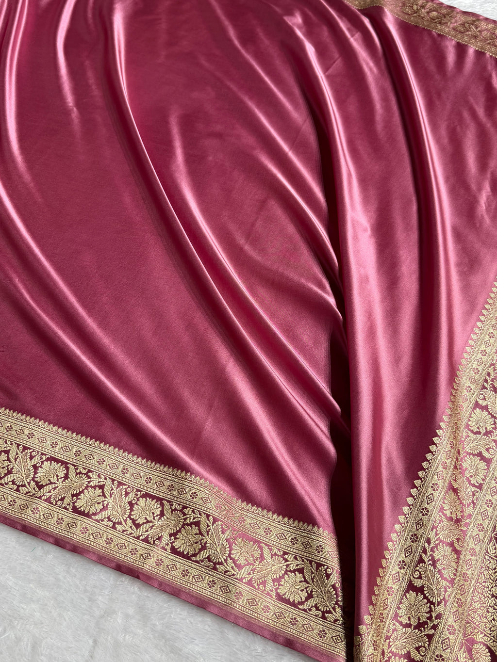 Banarasi Mashru Satin Silk Saree Floral Plain Body Pattern In Mauve Pink Shades MSC08