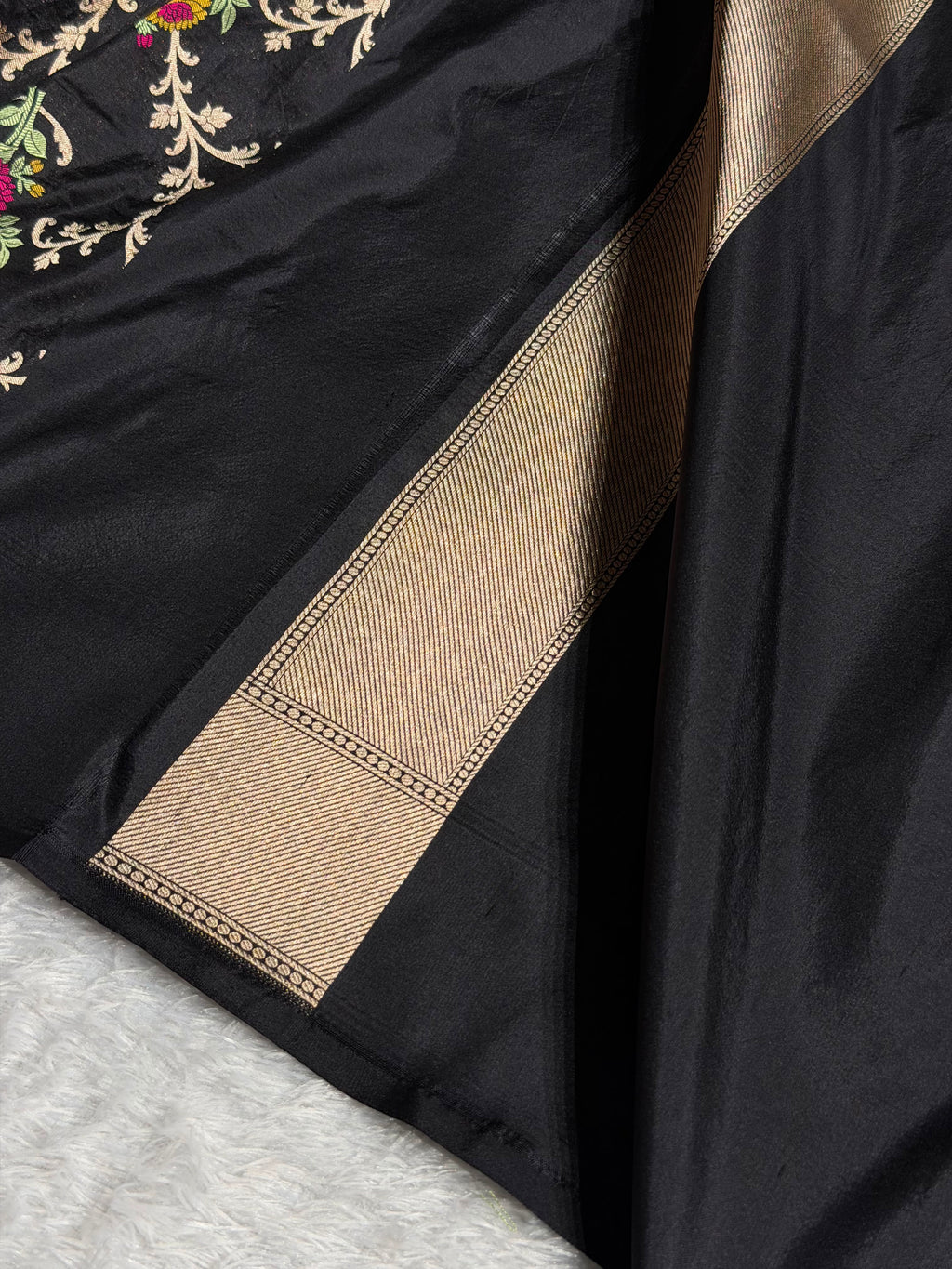 Banarasi Pure Katan Silk Saree with Minakari Jaal Pattern in Black Shades Shades PKM01
