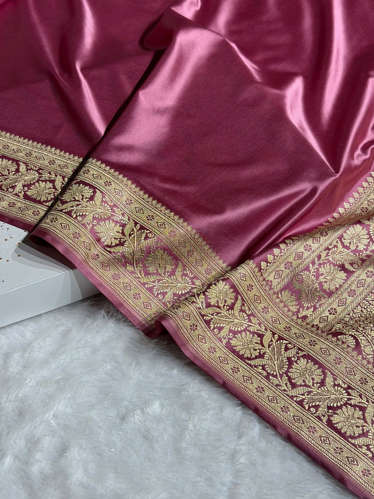 Banarasi Mashru Satin Silk Saree Floral Plain Body Pattern In Mauve Pink Shades MSC08