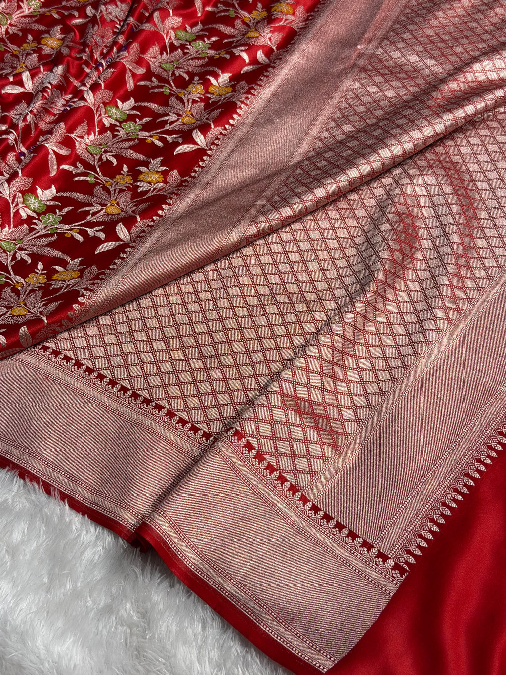 Banarasi Mashru Satin Silk Saree Floral Minakari Jaal Pattern In Red Shades MSC09