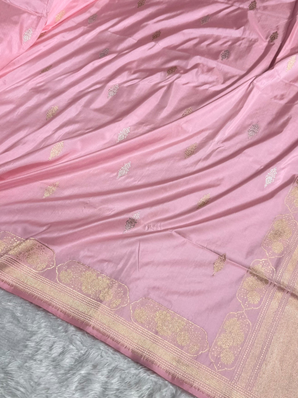 Banarasi Pure Katan Silk Saree Handwoven Kaduwa Boota Pattern in Blush Pink Shades PKH06