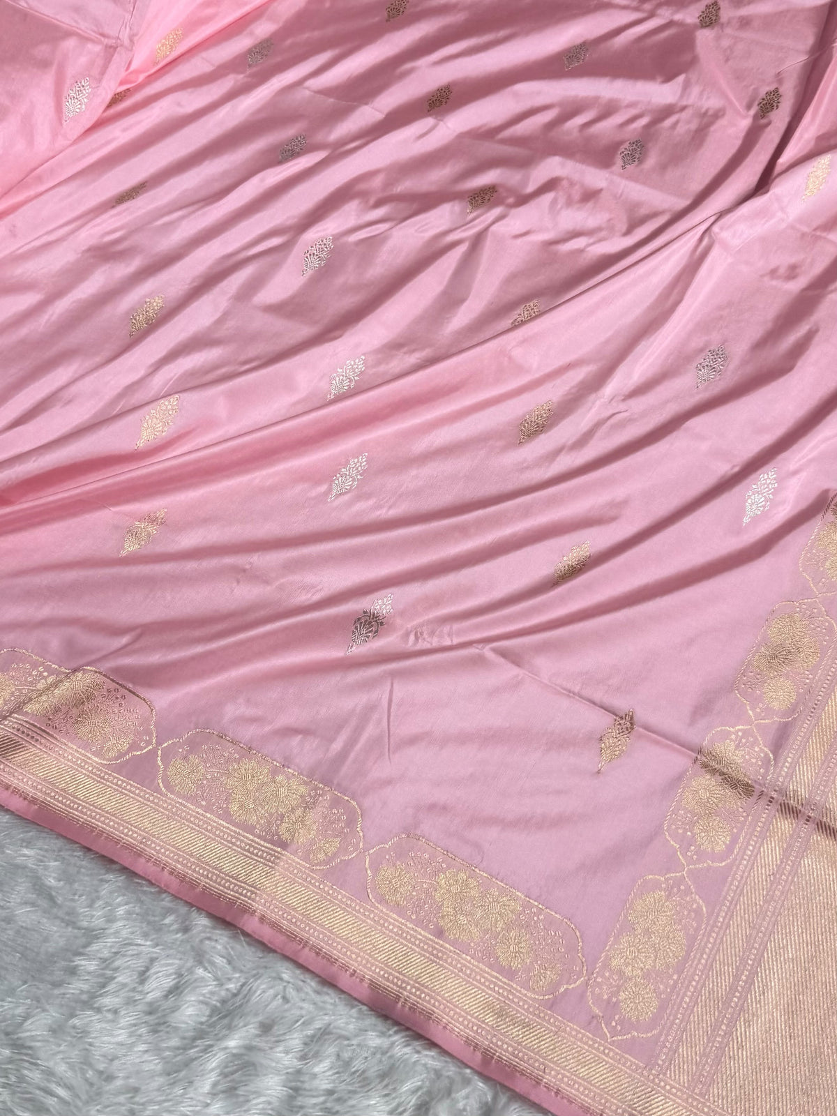 Banarasi Pure Katan Silk Saree Handwoven Kaduwa Boota Pattern in Blush Pink Shades PKH06