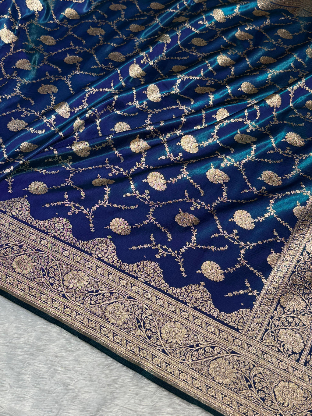 Banarasi Satin Silk Saree Jaal Pattern in Peacock Shades SS12