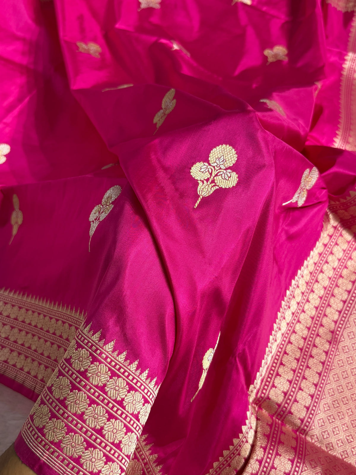 Banarasi Pure Katan Silk Saree Handwoven Kaduwa Boota Pattern with Minakari work in Pink Shades PKH08