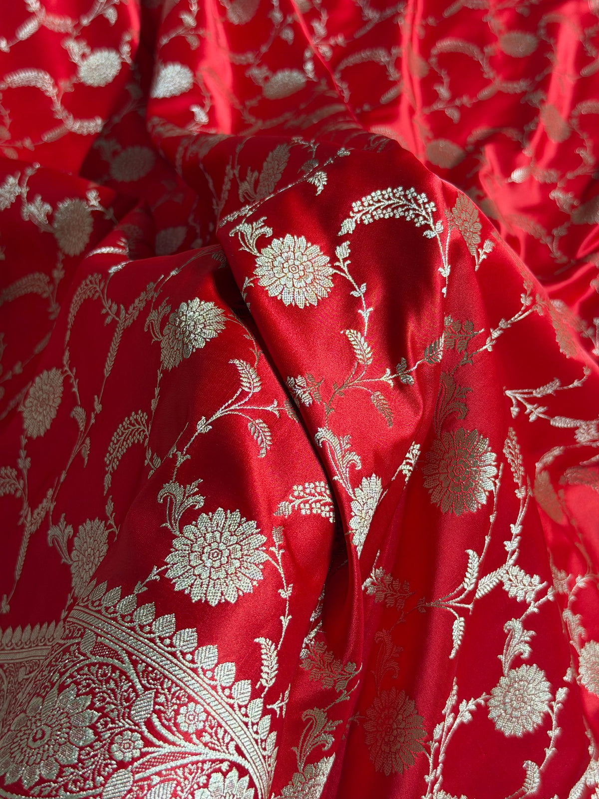 Banarasi Mashru Satin Silk Saree Jaal Pattern In Red Shades MSK39