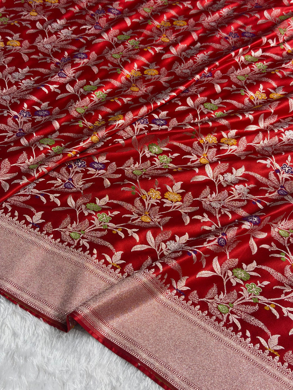 Banarasi Mashru Satin Silk Saree Floral Minakari Jaal Pattern In Red Shades MSC09