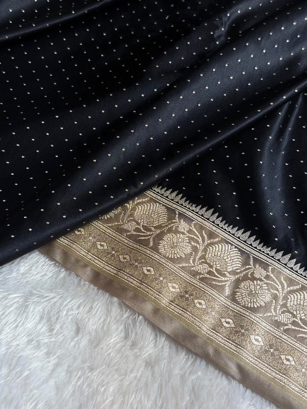 Banarasi Mashru Satin Silk Saree Floral Dot Pattern In Contrast Black with Cream Shades MSC10