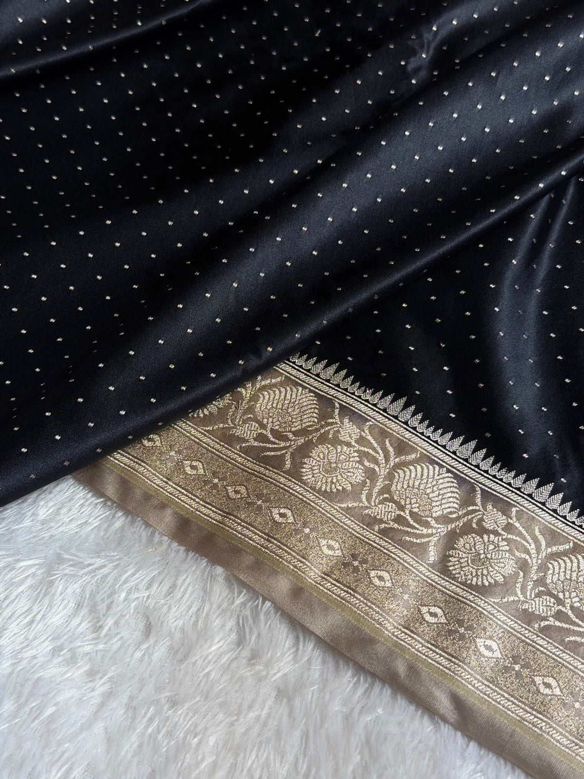 Banarasi Mashru Satin Silk Saree Floral Dot Pattern In Contrast Black with Cream Shades MSC10