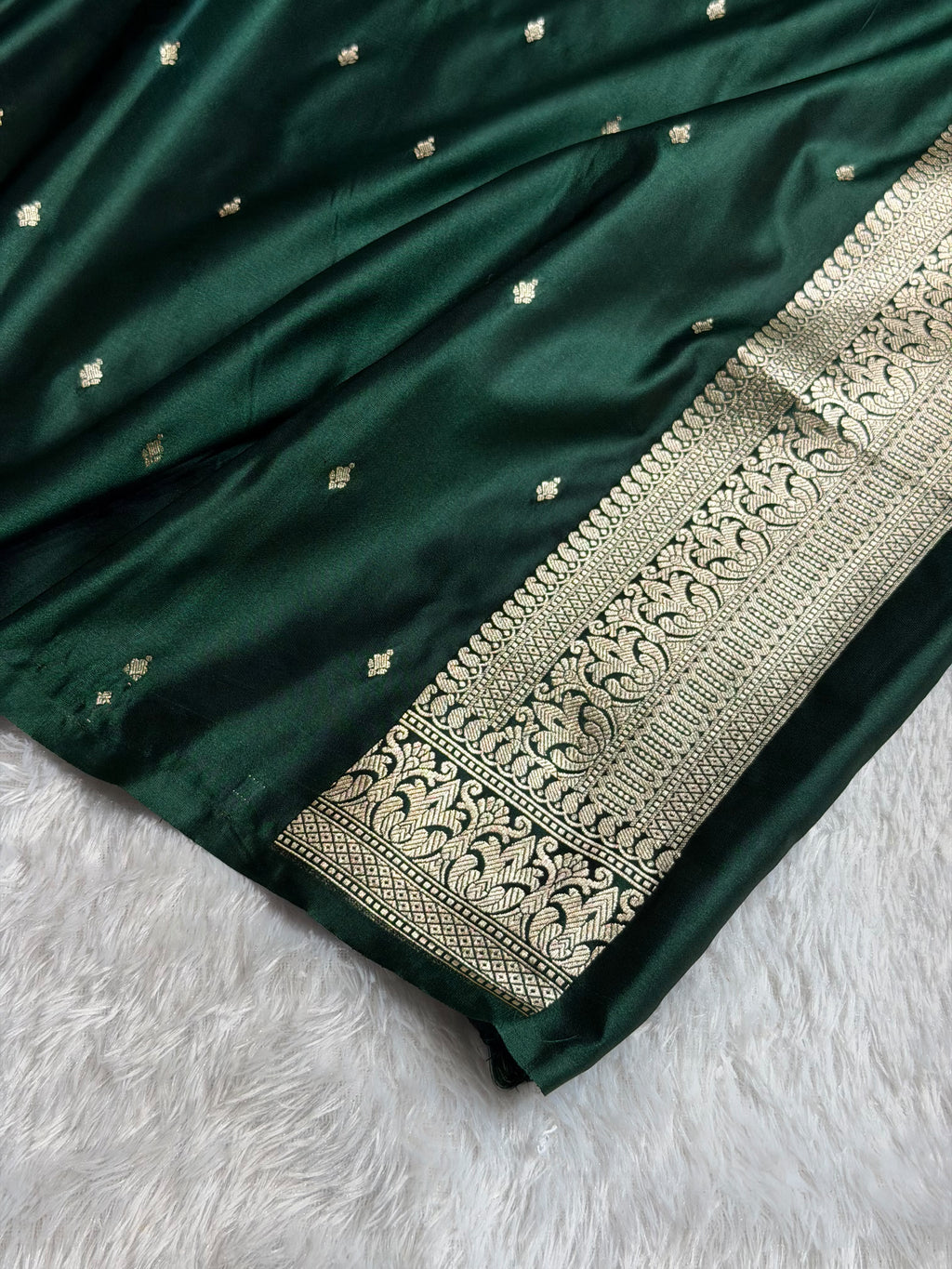 Banarasi Mashru Satin Silk Saree Tanchoi Pattern In Bottle Green Shades MSK36