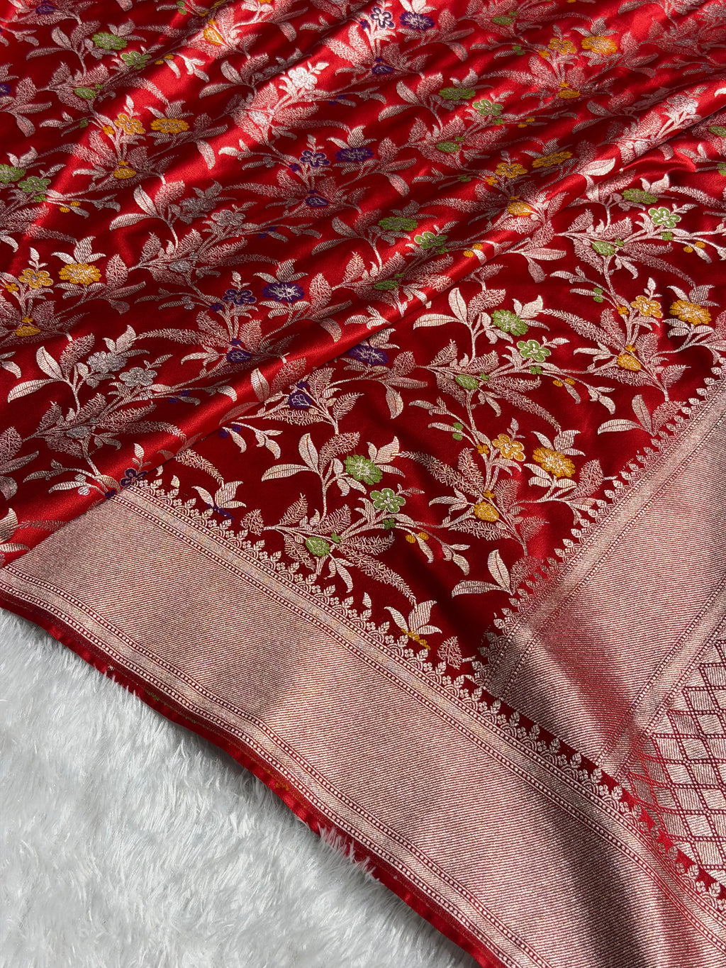 Banarasi Mashru Satin Silk Saree Floral Minakari Jaal Pattern In Red Shades MSC09