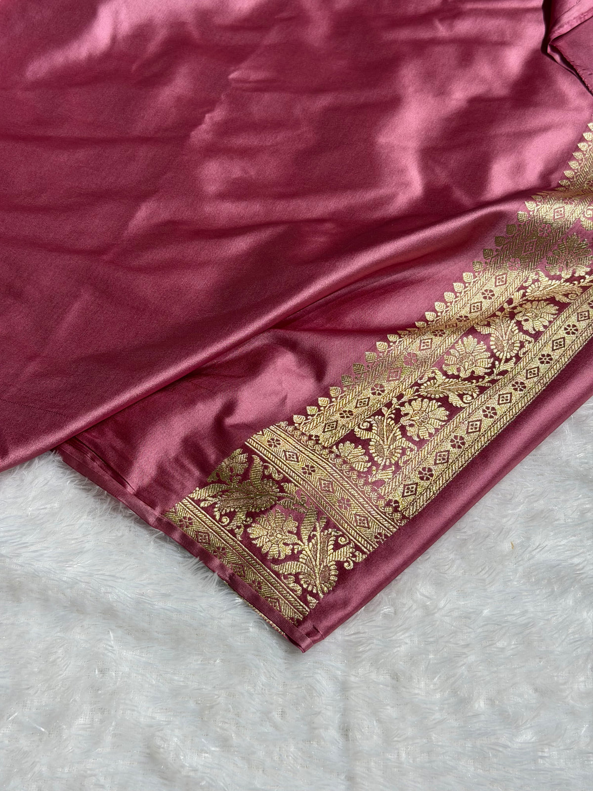 Banarasi Mashru Satin Silk Saree Floral Plain Body Pattern In Mauve Pink Shades MSC08