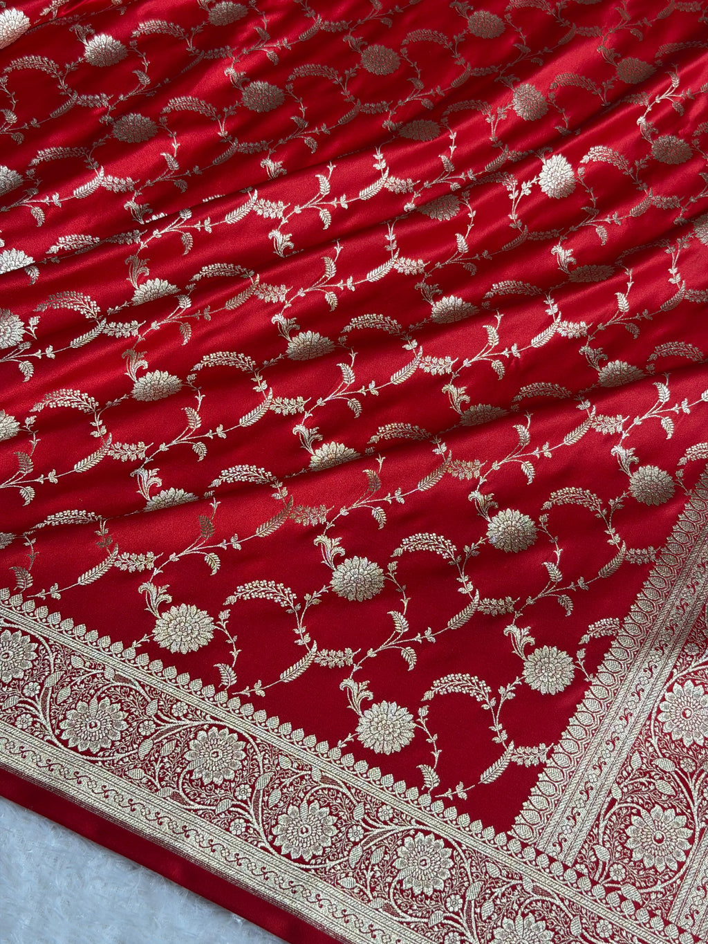 Banarasi Mashru Satin Silk Saree Jaal Pattern In Red Shades MSK39