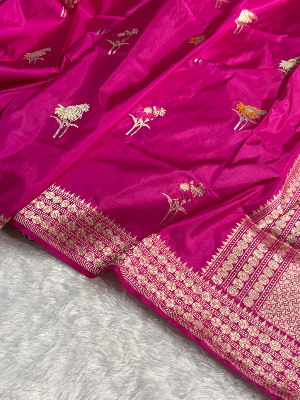Banarasi Pure Katan Silk Saree Handwoven Kaduwa Boota Pattern with Minakari work in Pink Shades PKH07