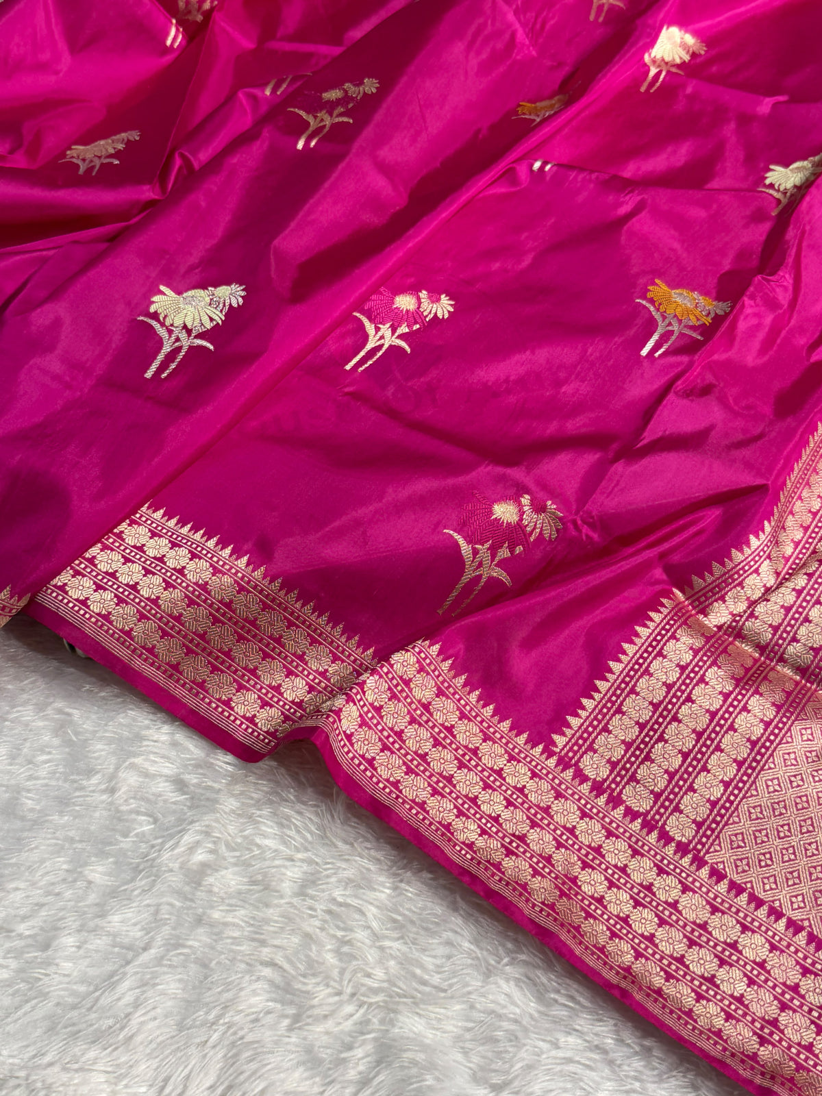 Banarasi Pure Katan Silk Saree Handwoven Kaduwa Boota Pattern with Minakari work in Pink Shades PKH07